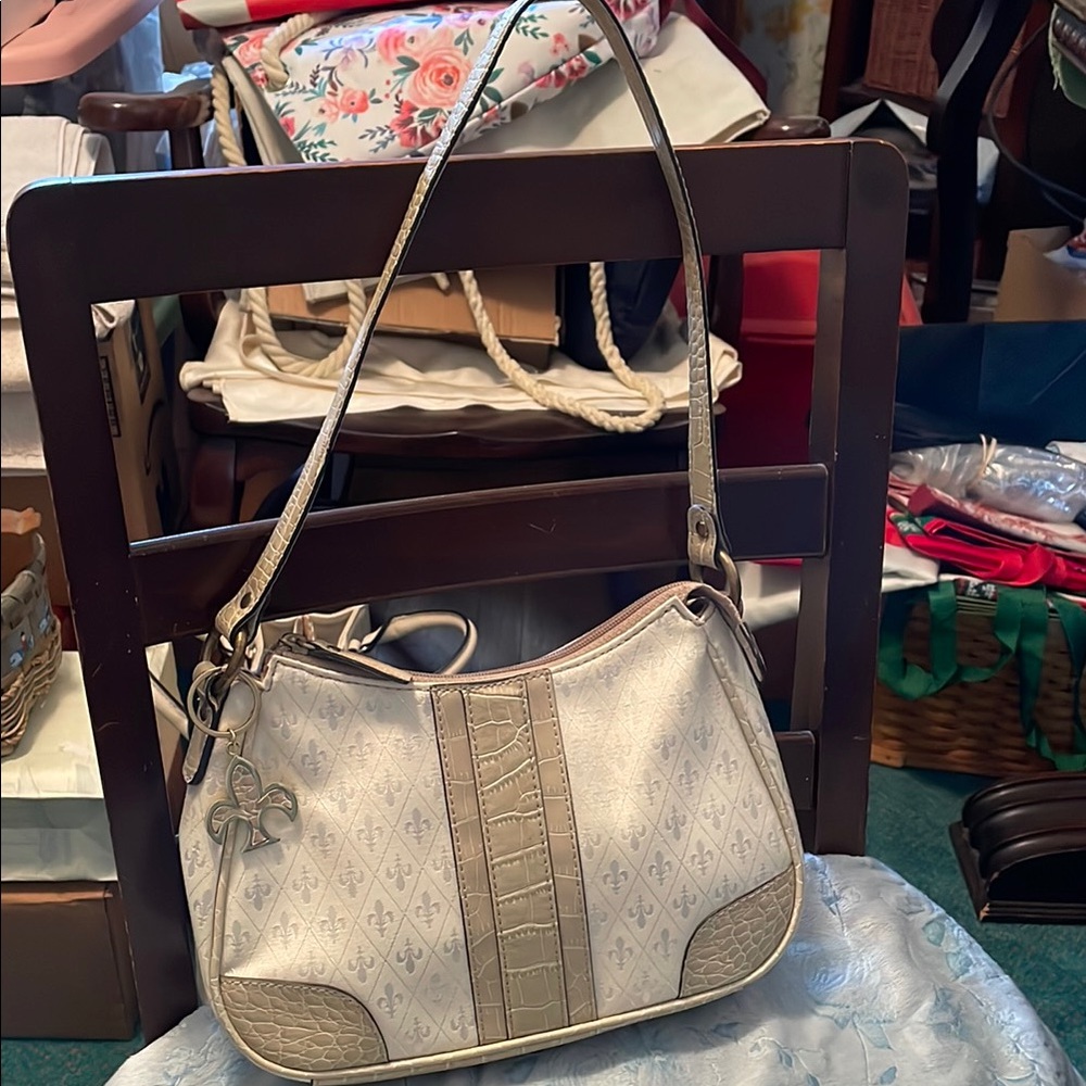 Elegant Cream Shoulder Bag